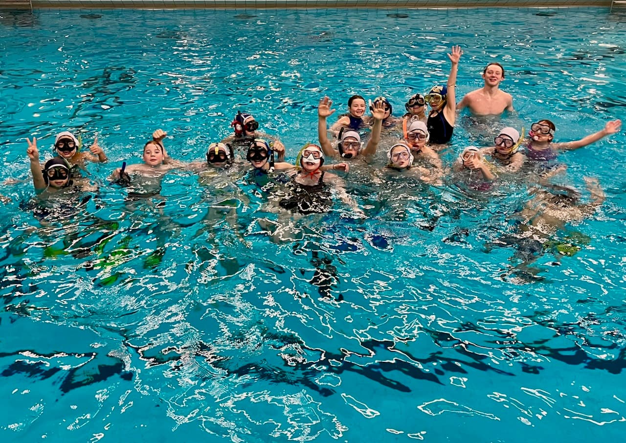 Undervattensrugby Husbybadet