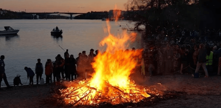 Valborg vid Smedsuddsbadet